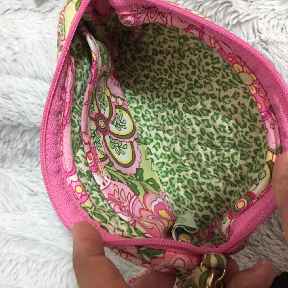 Vera Bradley fits cellphone - Picture 2 of 5